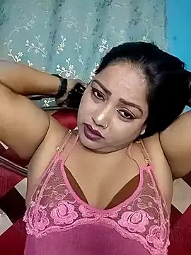 Freechat hornypriya696 on StripChat