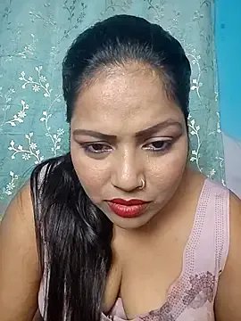 Freechat hornypriya696 on StripChat