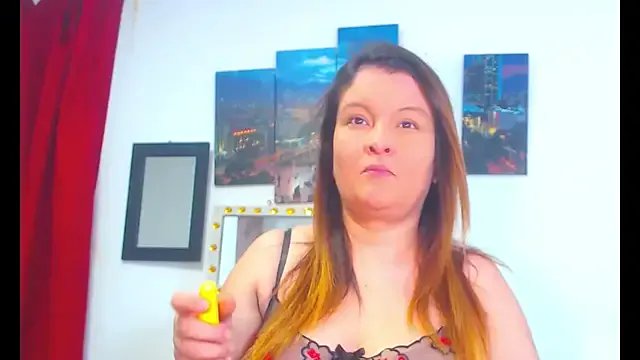 Freechat I_AM_JULIETA_SQUIRTS on StripChat