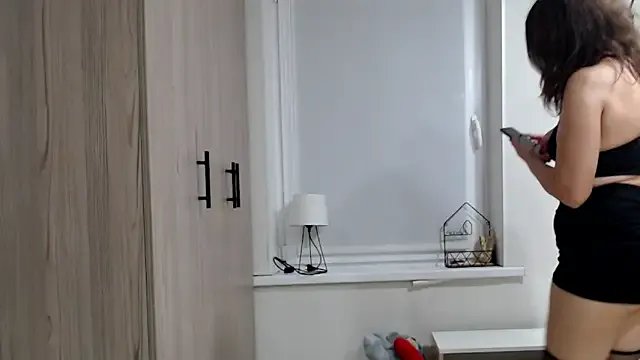 Freechat increible_della on StripChat