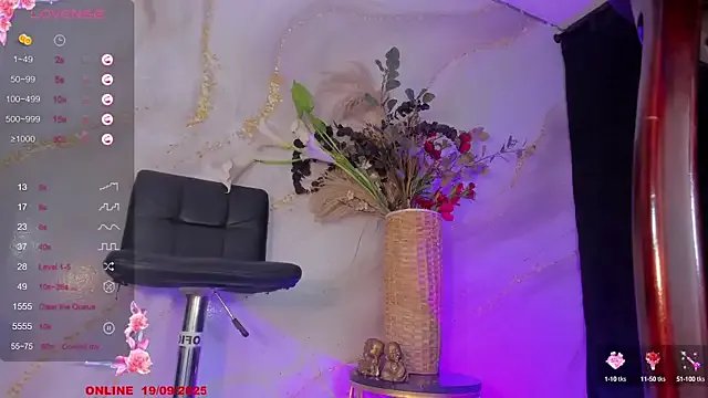 Freechat Karla-Ebony on StripChat