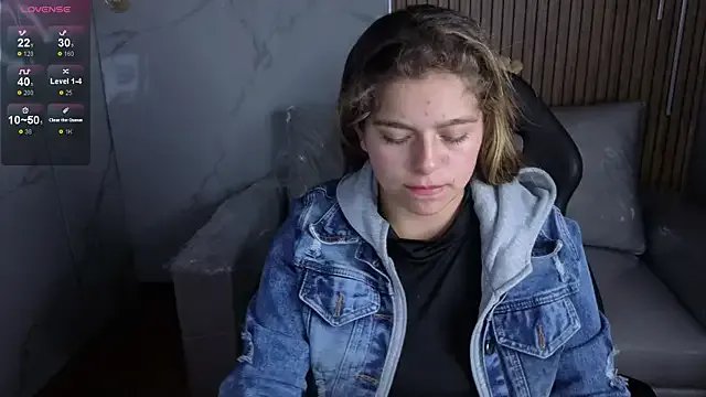 Freechat Kitten_Cam on StripChat