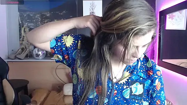 Freechat Kitten_Cam on StripChat