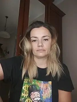 Freechat KrissSexi on StripChat