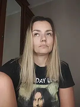 Freechat KrissSexi on StripChat