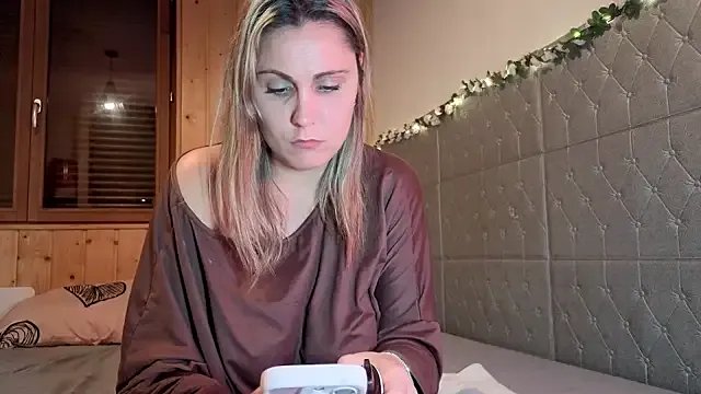 Freechat Leanymphoo on StripChat