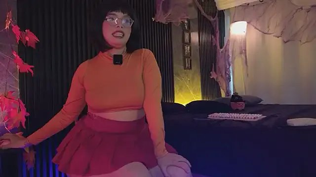 Freechat Little_maeve on StripChat