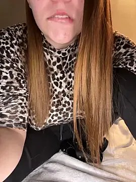 Freechat Mia_harmati on StripChat