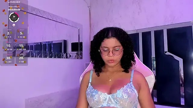 Freechat MilaHall_ on StripChat