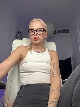 Freechat miss_blondiee on StripChat