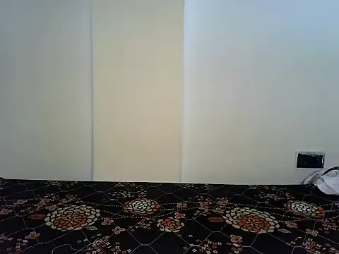 Freechat MYRA_GIRL21 on StripChat