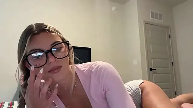 Freechat RosieCheeks_ on StripChat