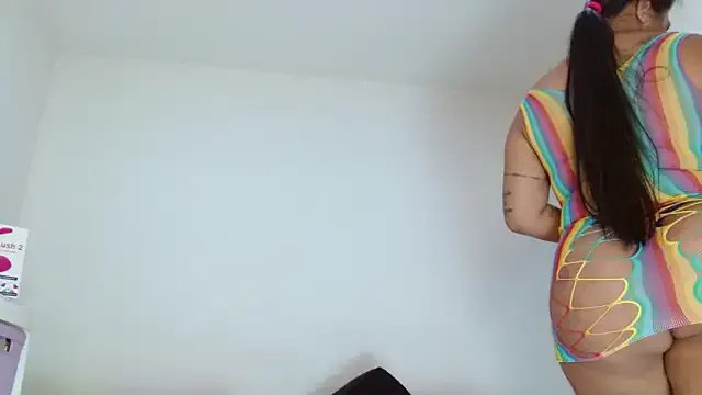 Freechat sashacreamy_ on StripChat