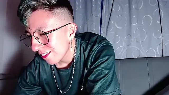 Freechat Sexyboy_666 on StripChat