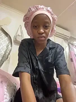 Freechat SexyPetitex25 on StripChat