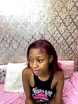 Freechat SexyPetitex25 on StripChat