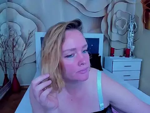 Freechat SinFulTitsDD on StripChat