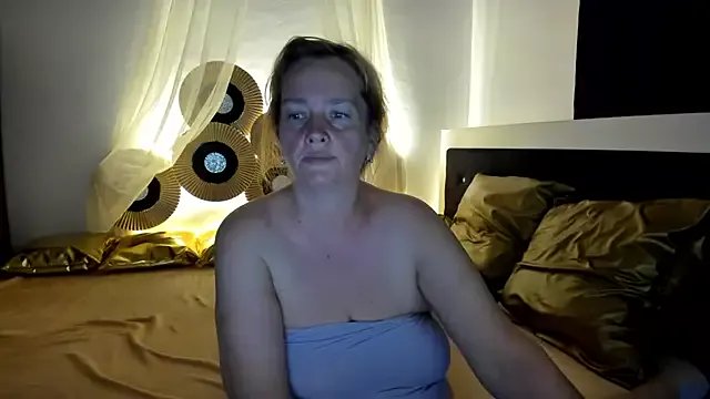 Freechat SinFulTitsDD on StripChat