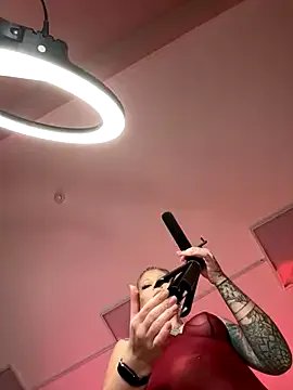 Freechat TeaseKitten on StripChat