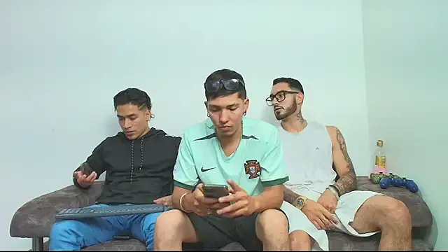 Freechat thebadboys05 on StripChat