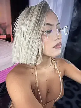 Naked Room MystiqueXXX 