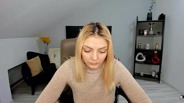 VivienneSweety from StripChat